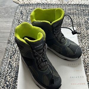 Geox snow boots size 13